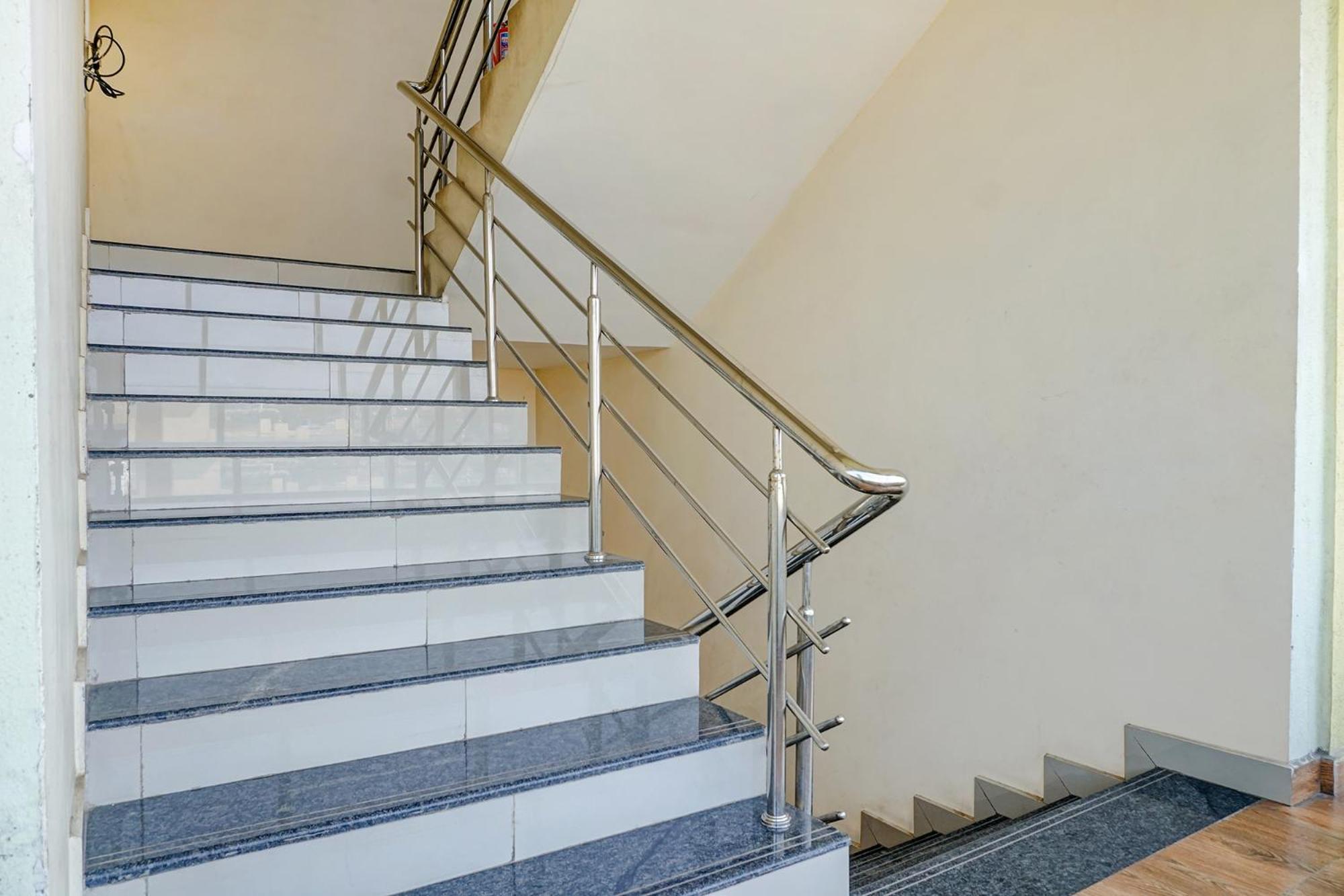 Fabexpress Vaishnav Inn Talegaon Dabhade Exterior photo