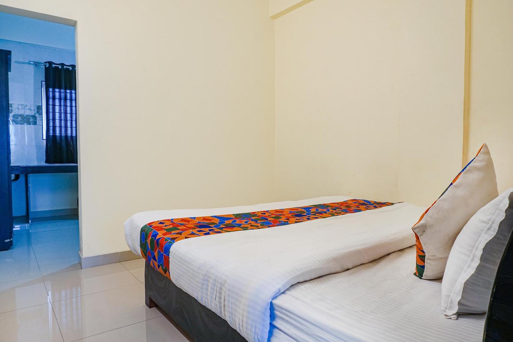 Fabexpress Vaishnav Inn Talegaon Dabhade Exterior photo